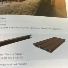 1064277 NTW aluminium U-klikprofiel tbv wandbekleding Teak 2.5x4.5x300cm